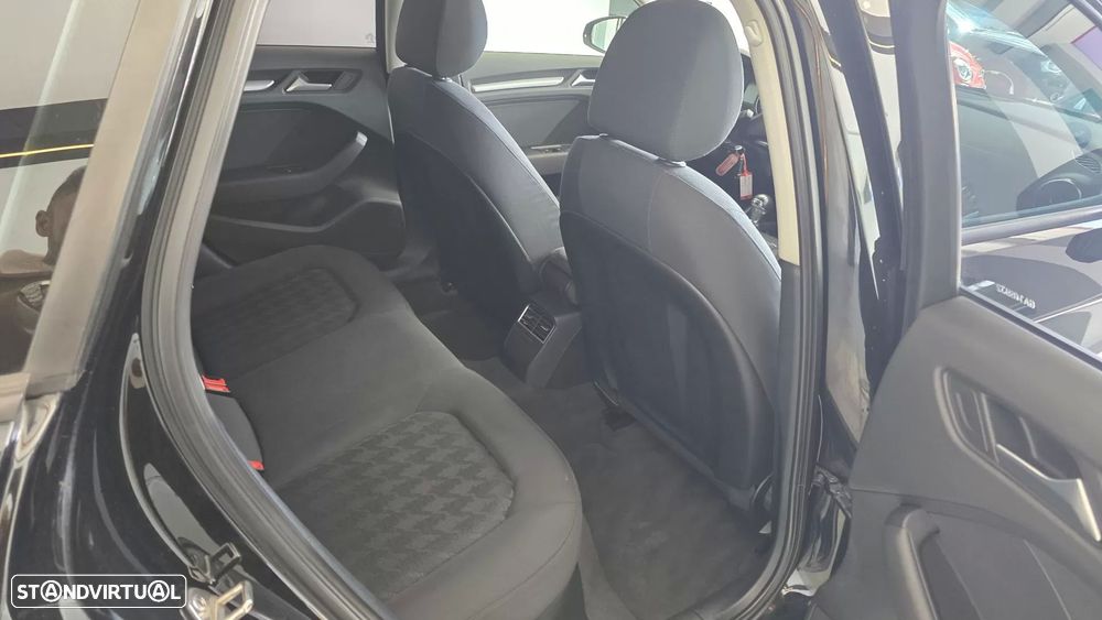 Audi A3 Sportback 1.6 TDI Advance S tronic - 42