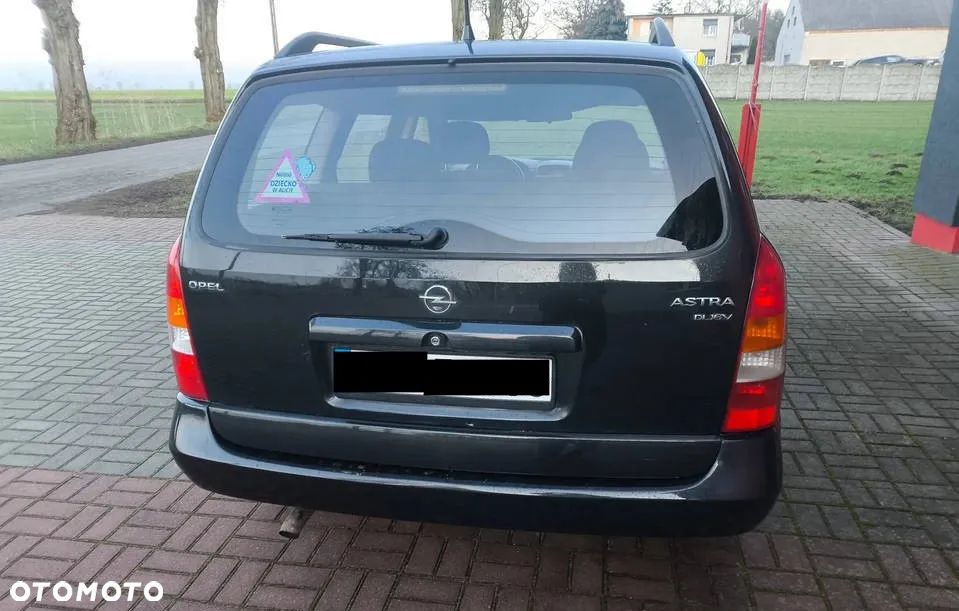 Na części Opel Astra II G kombi 2.0 Diesel lak. Z298 silnik skrzynia biegów zderzak przód tył lampa lewa prawa maska drzwi szyba czołowa karoseryjna klapa bagażnika błotnik fotel kanapa deska rozdzielcza - 2