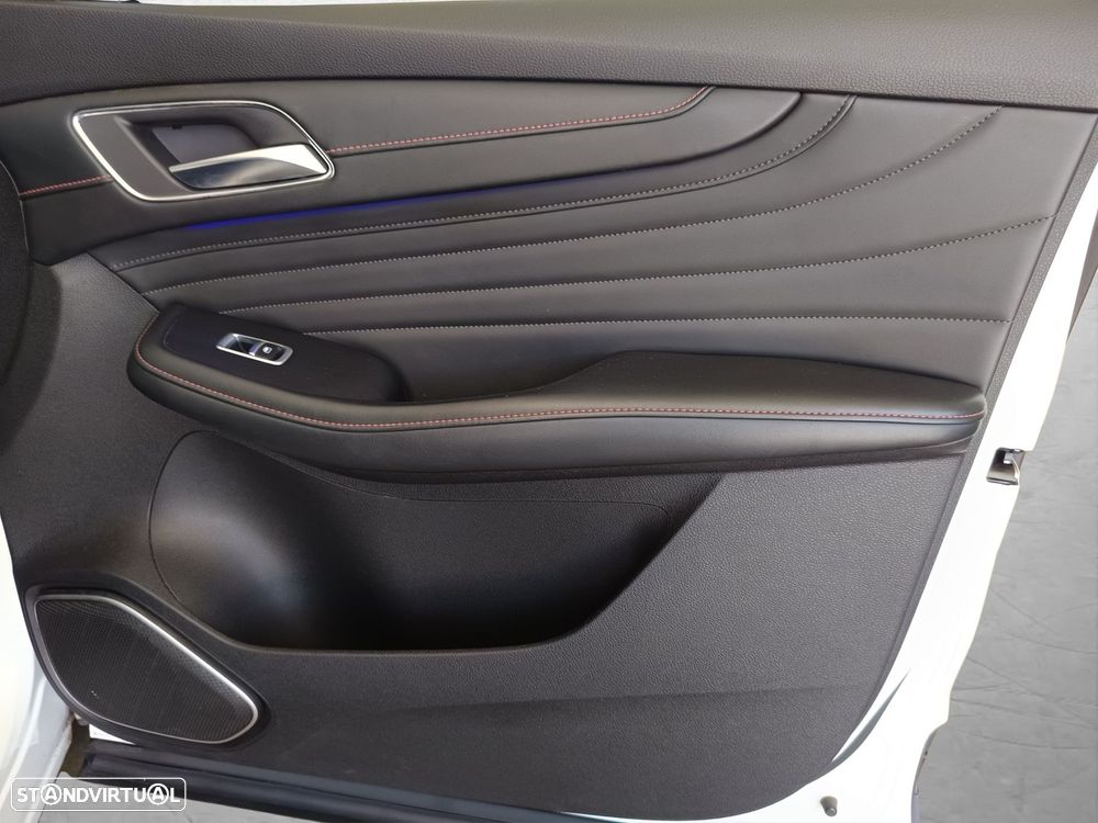 MG EHS 1.5 T-GDI Plug-in Hybrid Luxury - 28