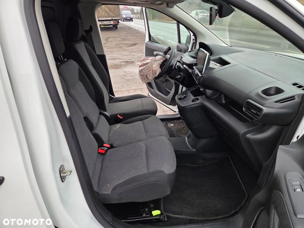Peugeot PARTNER 1.2i 131KM - 11