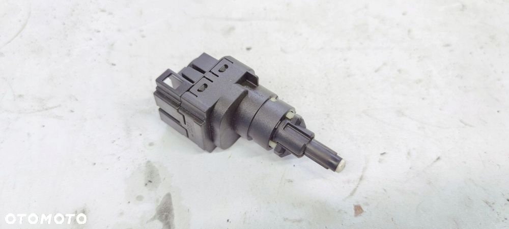 CZUJNIK HAMULCA STOP AUDI VW SEAT SKODA 6Q0945511 - 3