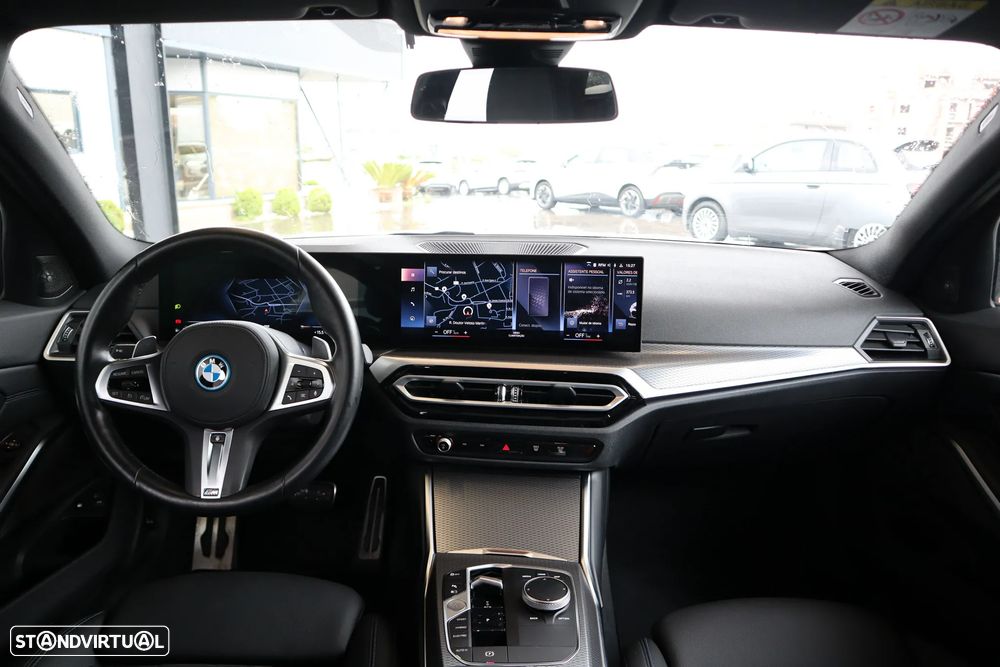 BMW 330 e Pack Desportivo M Auto - 12