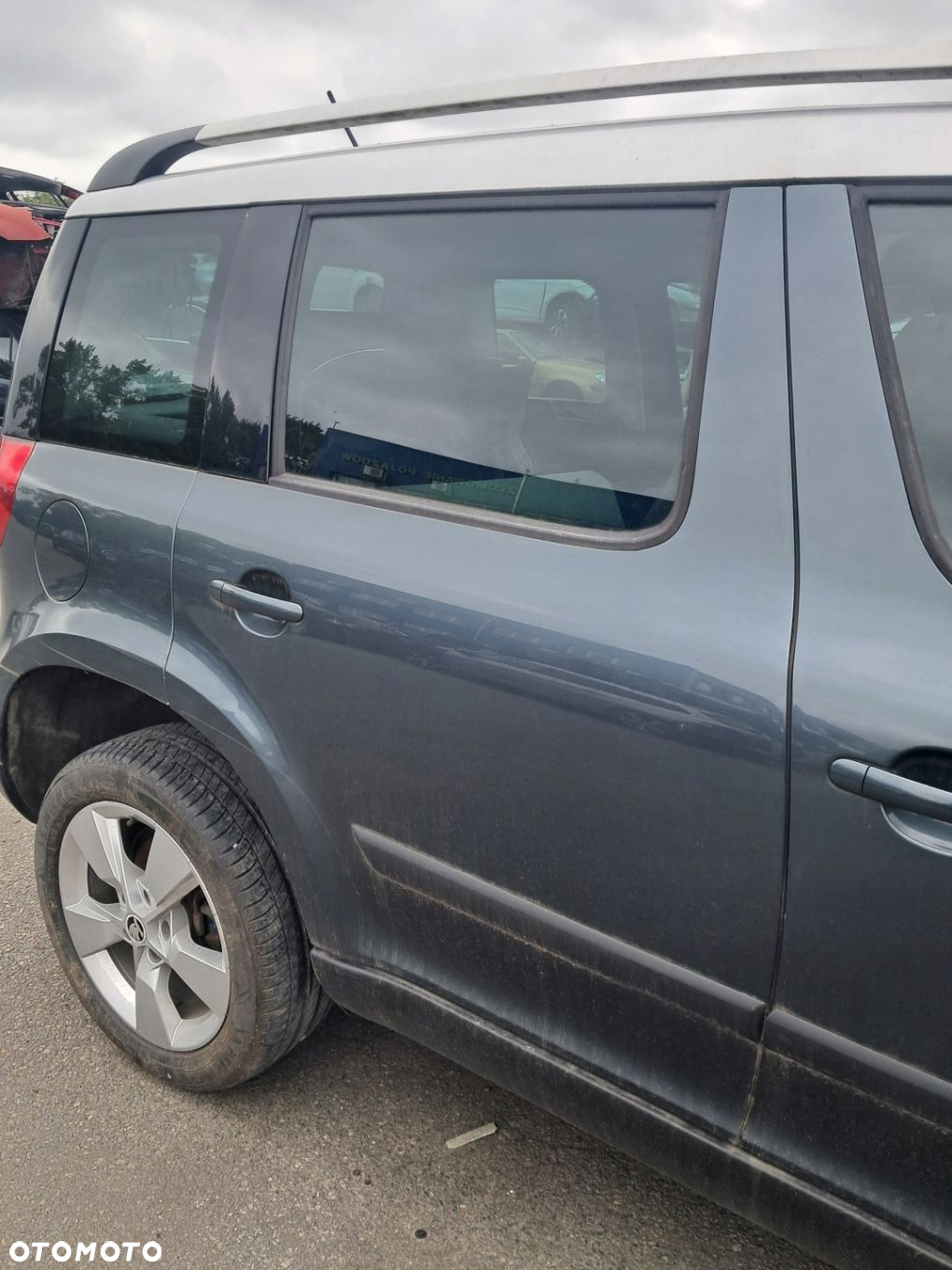 Skoda Yeti 5L Drzwi prawy tył LF7Y - 2