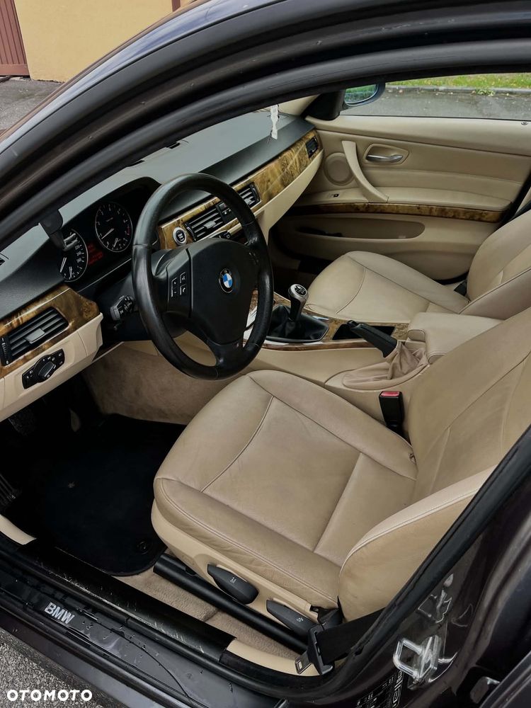 BMW Seria 3 318i - 13