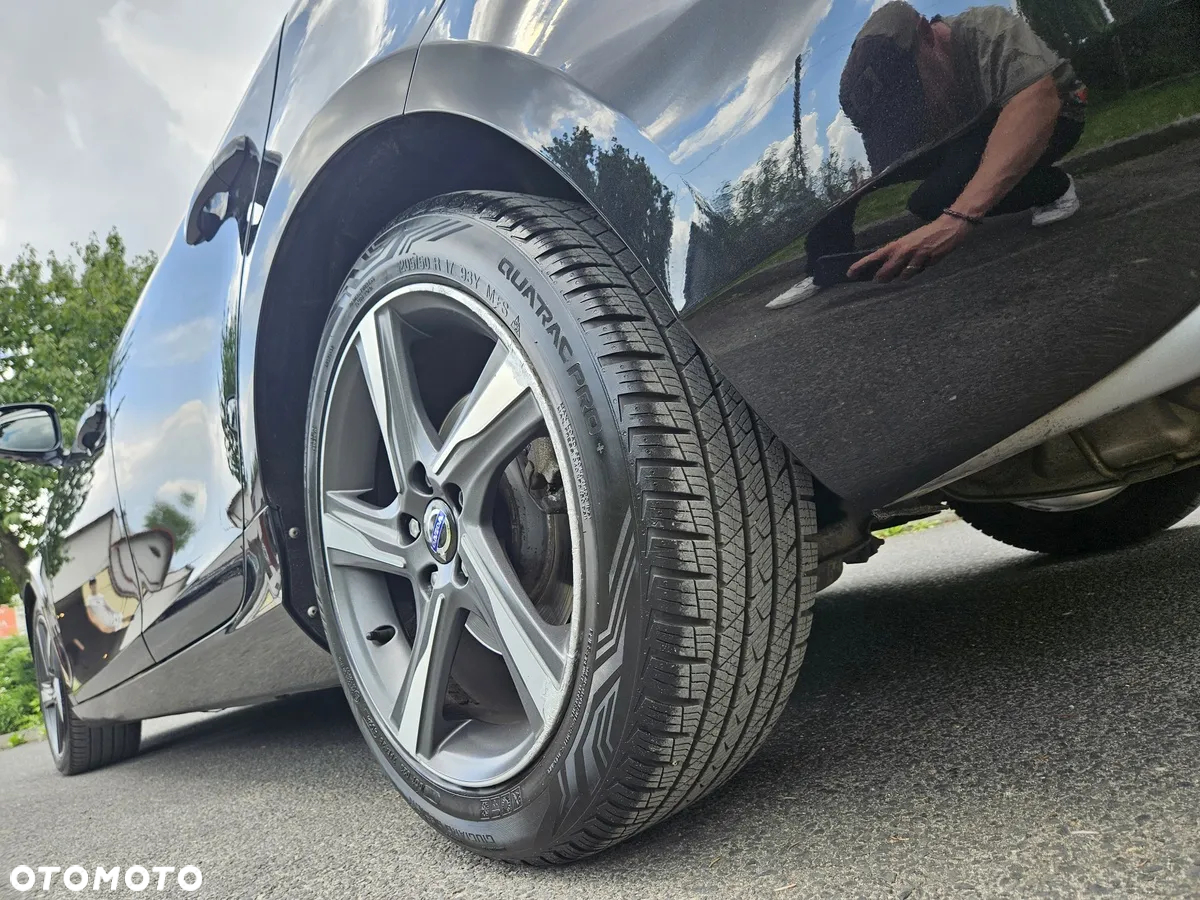Volvo V40 D2 R-Design - 17