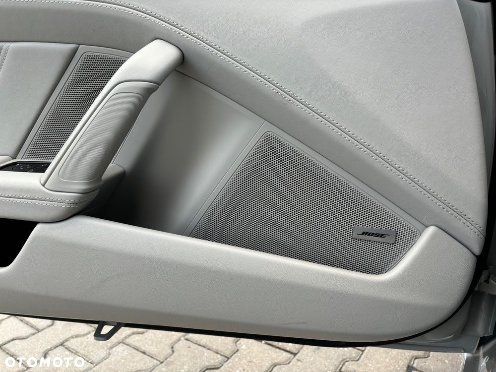 Porsche 911 Carrera 4S Cabrio - 8