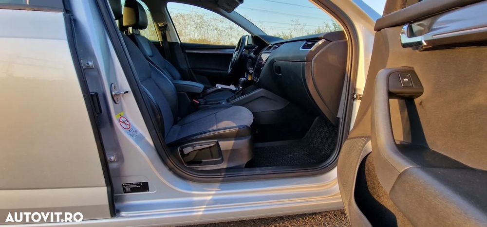 Skoda Octavia 2.0 TDI DSG 4X4 Style - 27