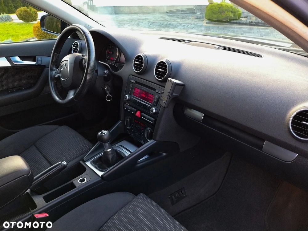 Audi A3 Sportback 2.0 TDI Ambiente - 14