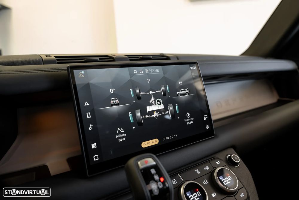 Land Rover Defender 2.0 P300e 110 AWD S - 26