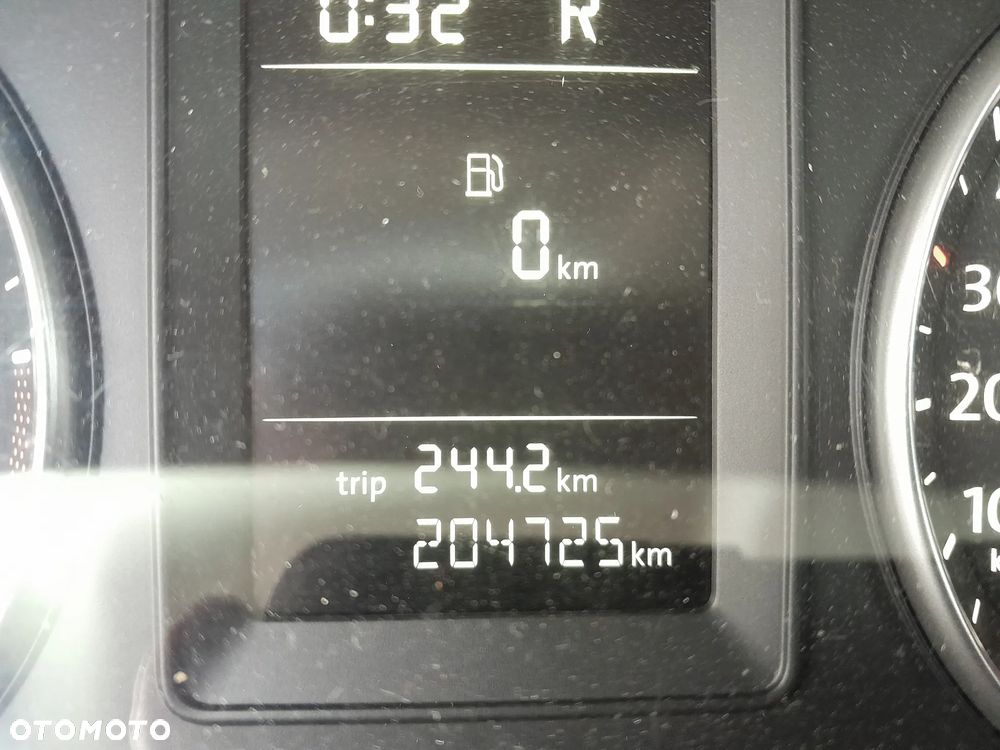 Volkswagen Touran 1.6 TDI DPF BlueMotion Technology DSG Trendline - 10