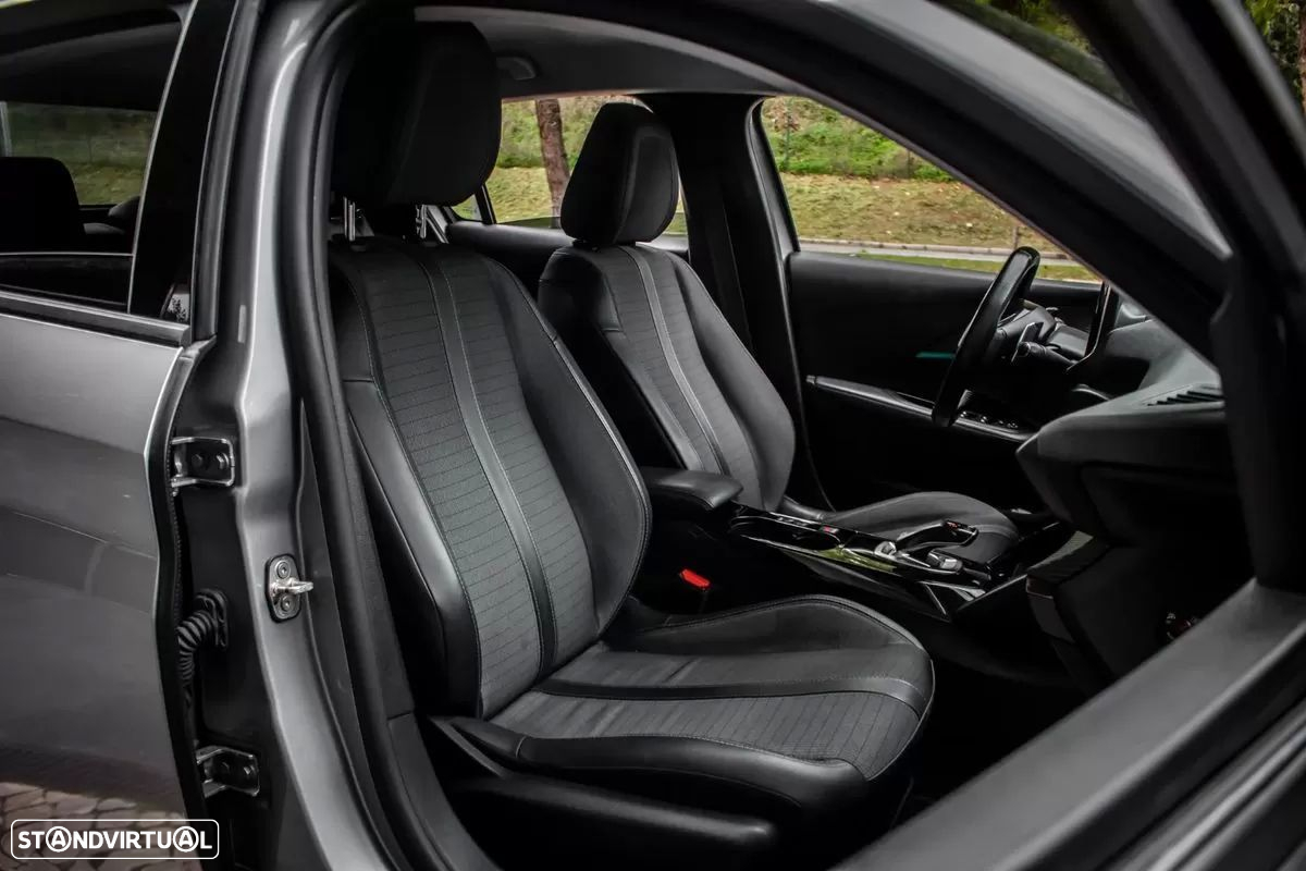 Peugeot 208 1.2 PureTech Allure EAT8 - 31