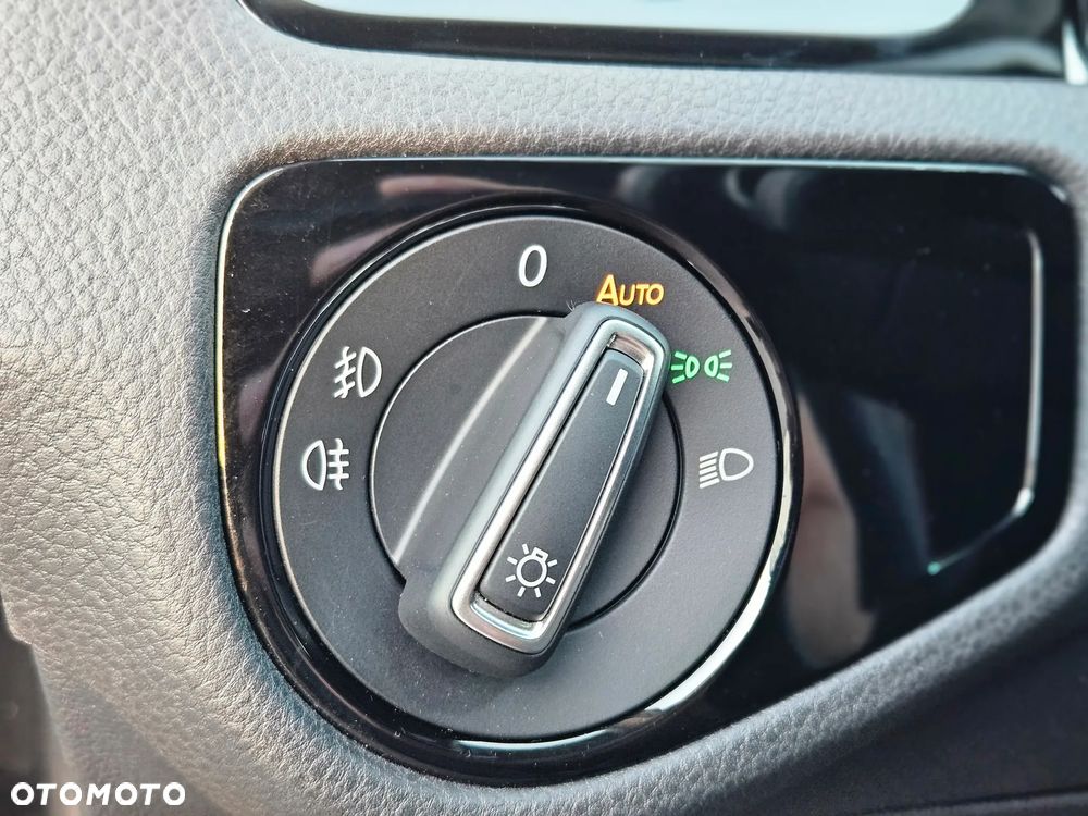 Volkswagen Golf 1.4 TSI BMT Comfortline - 33