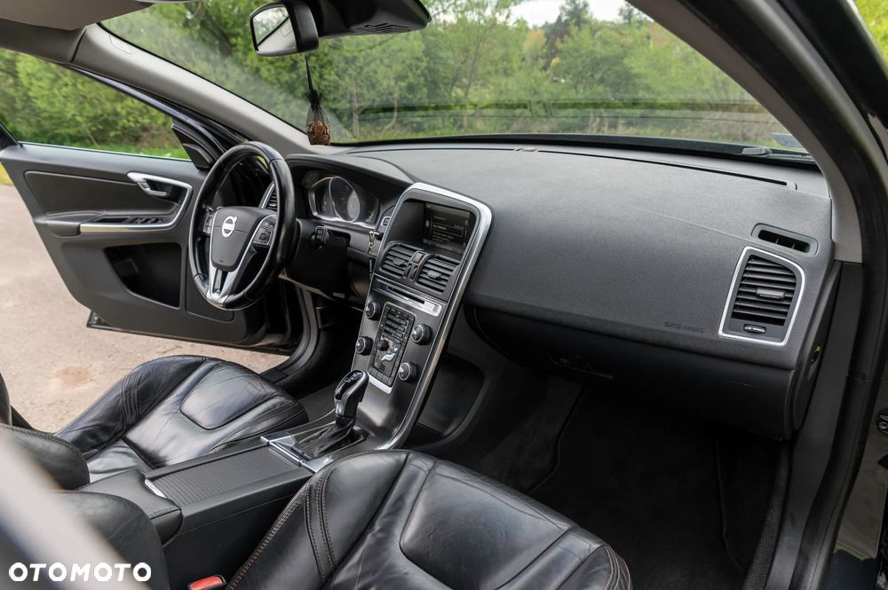Volvo XC 60 D4 AWD Geartronic Summum - 24