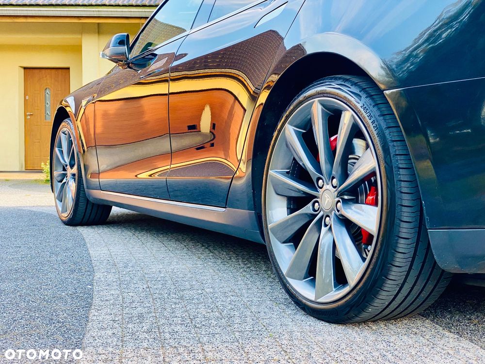 Tesla Model S Performance - 16