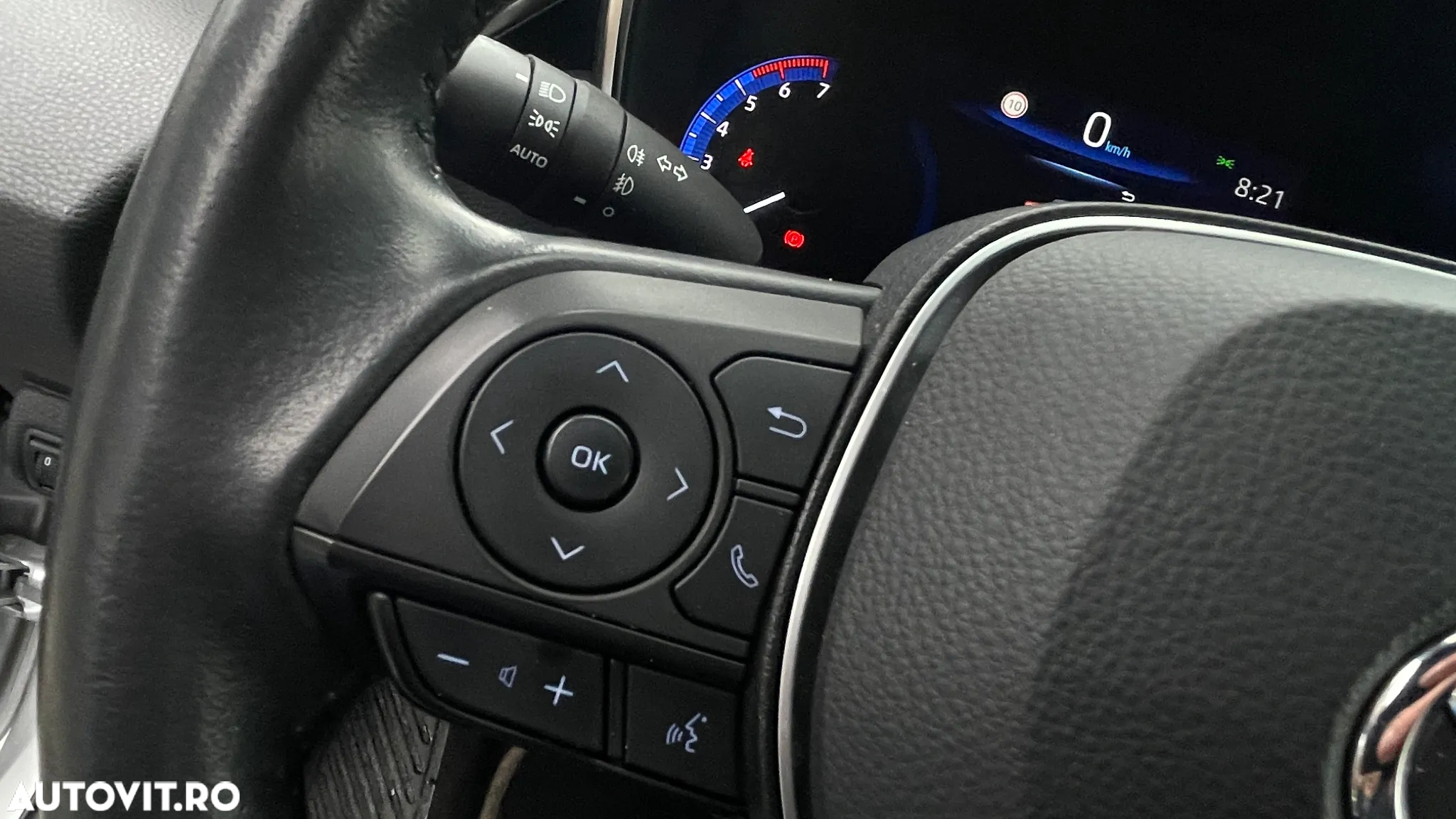 Toyota Corolla 1.8 Hybrid Comfort - 28