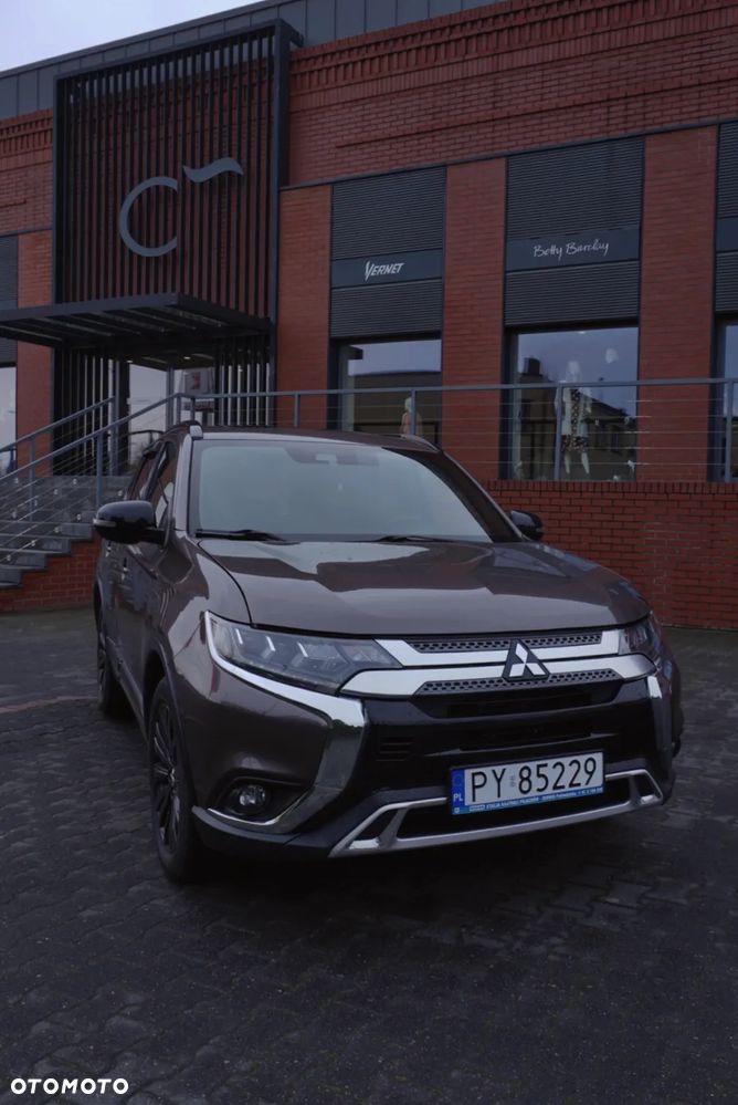 Mitsubishi Outlander - 20