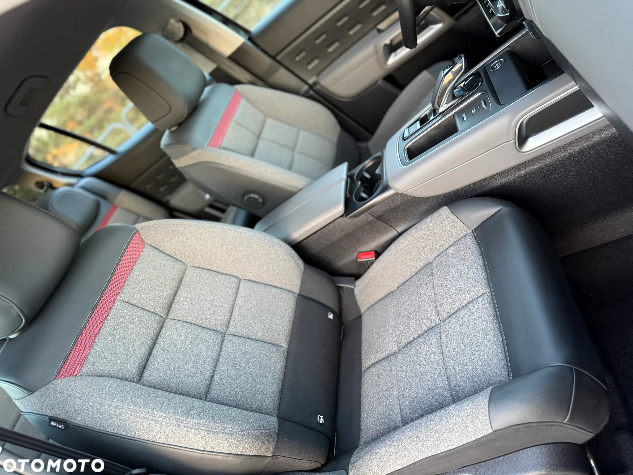 Citroën C5 Aircross Hybrid 225 e.EAT8 SHINE PACK - 36