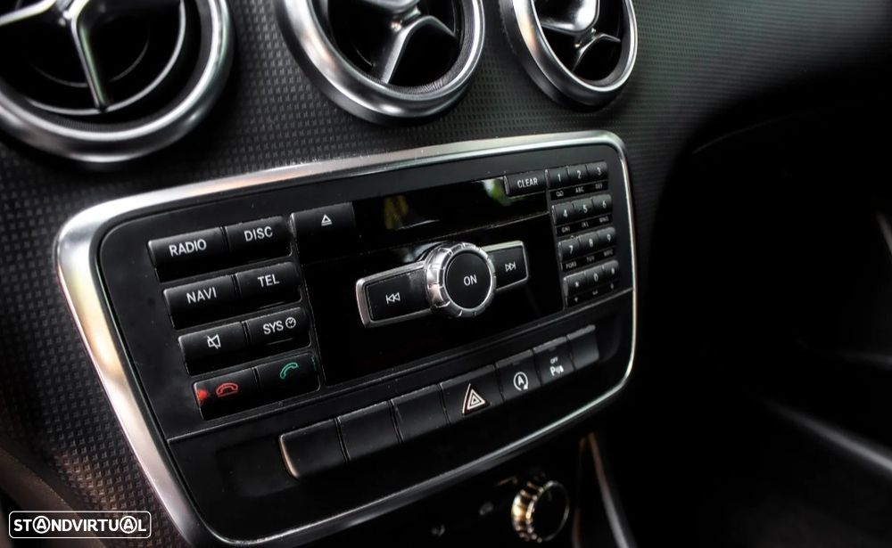 Mercedes-Benz A 180 d AMG Line - 19