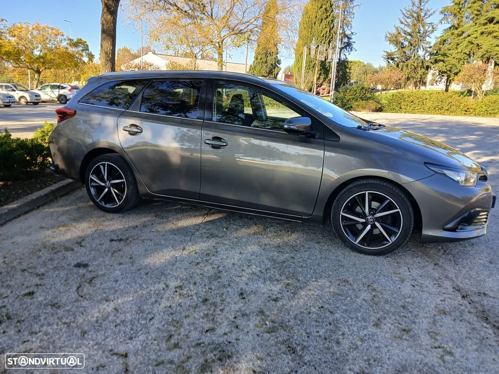 Toyota Auris Touring Sports 1.4 D-4D C.+P.Sport+Navi - 2