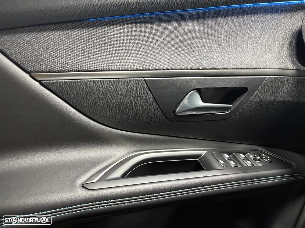 Peugeot 3008 1.6 Hybrid Allure e-EAT8 - 18