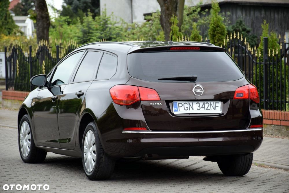 Opel Astra 1.6 Design Edition - 9