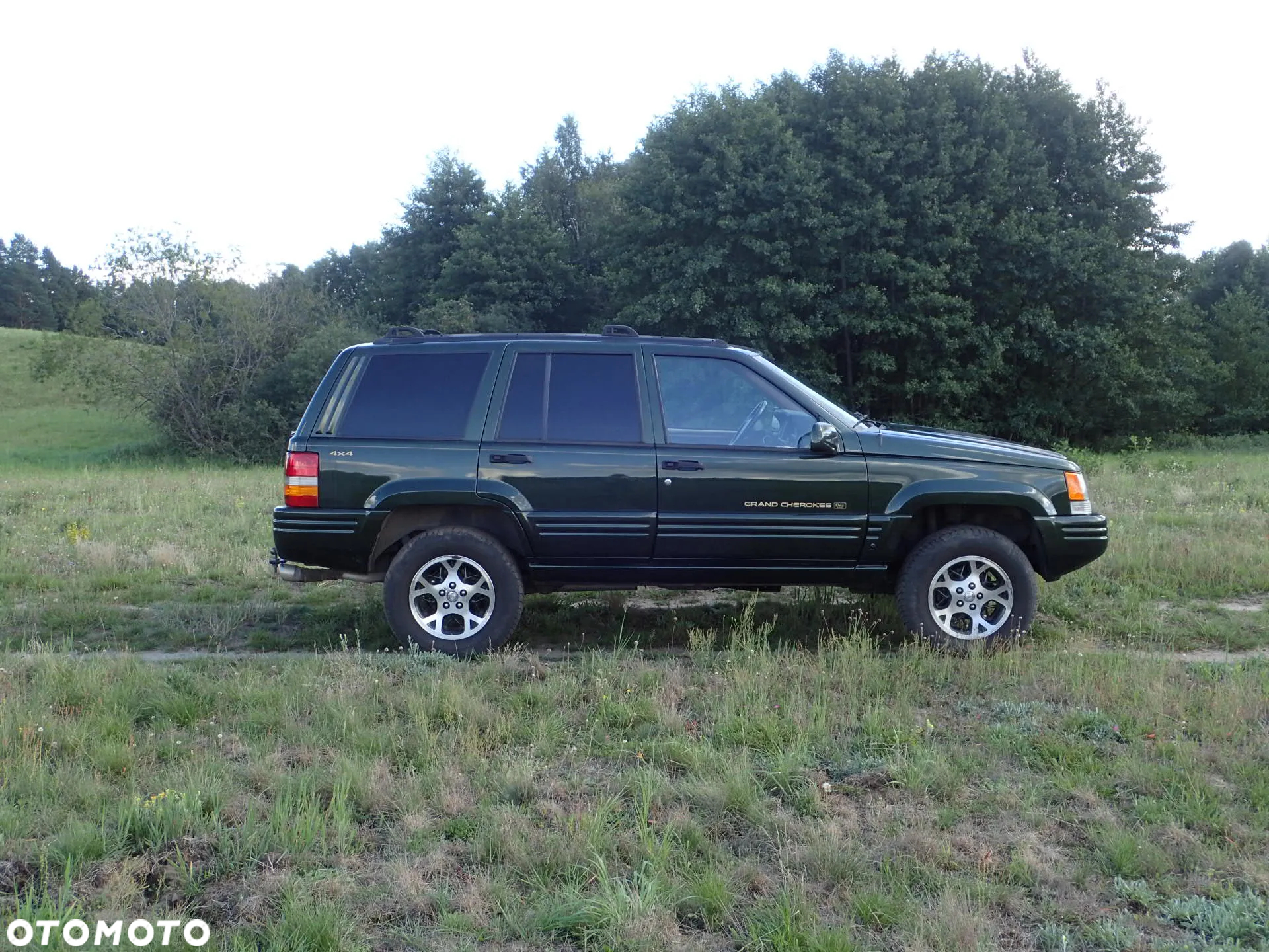Jeep Grand Cherokee - 12
