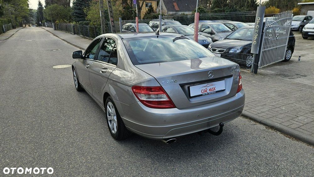 Mercedes-Benz Klasa C 220 CDI Classic - 12