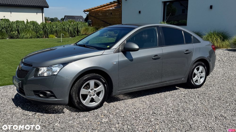 Chevrolet Cruze 1.6 LS - 12