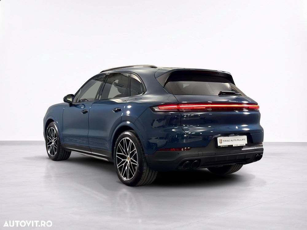 Porsche Cayenne - 4