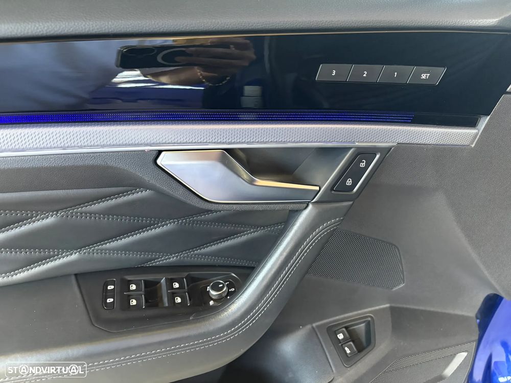 VW Touareg 3.0 TSI e-Hybrid R - 21