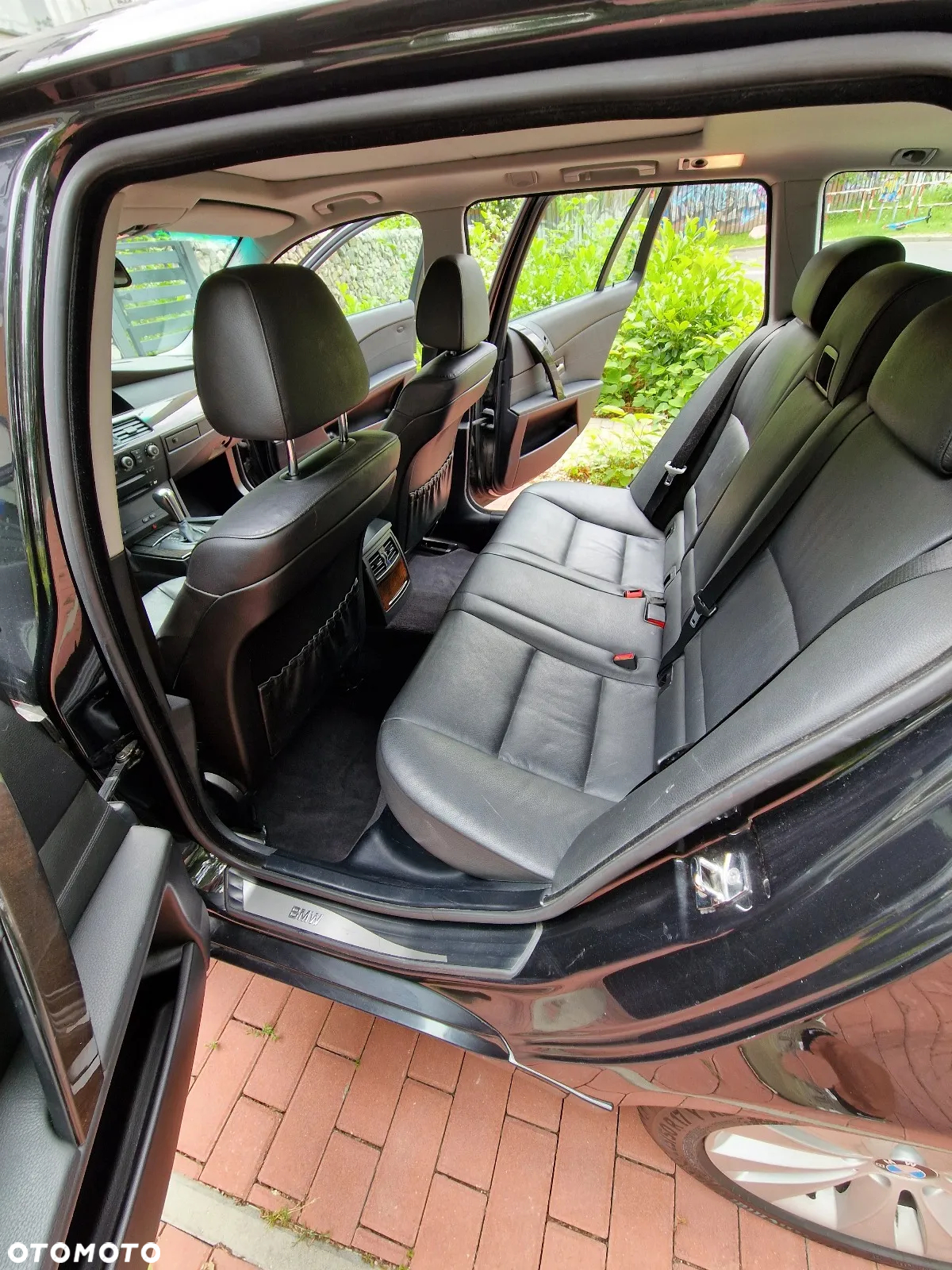 BMW Seria 5 545i - 22