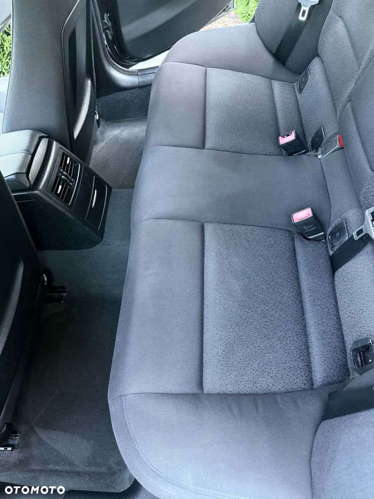 BMW Seria 3 318d DPF - 18