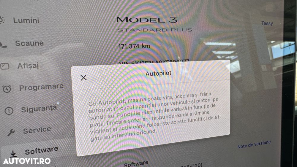Tesla Model 3 Standard Reichweite Plus Hinterradantrieb - 33