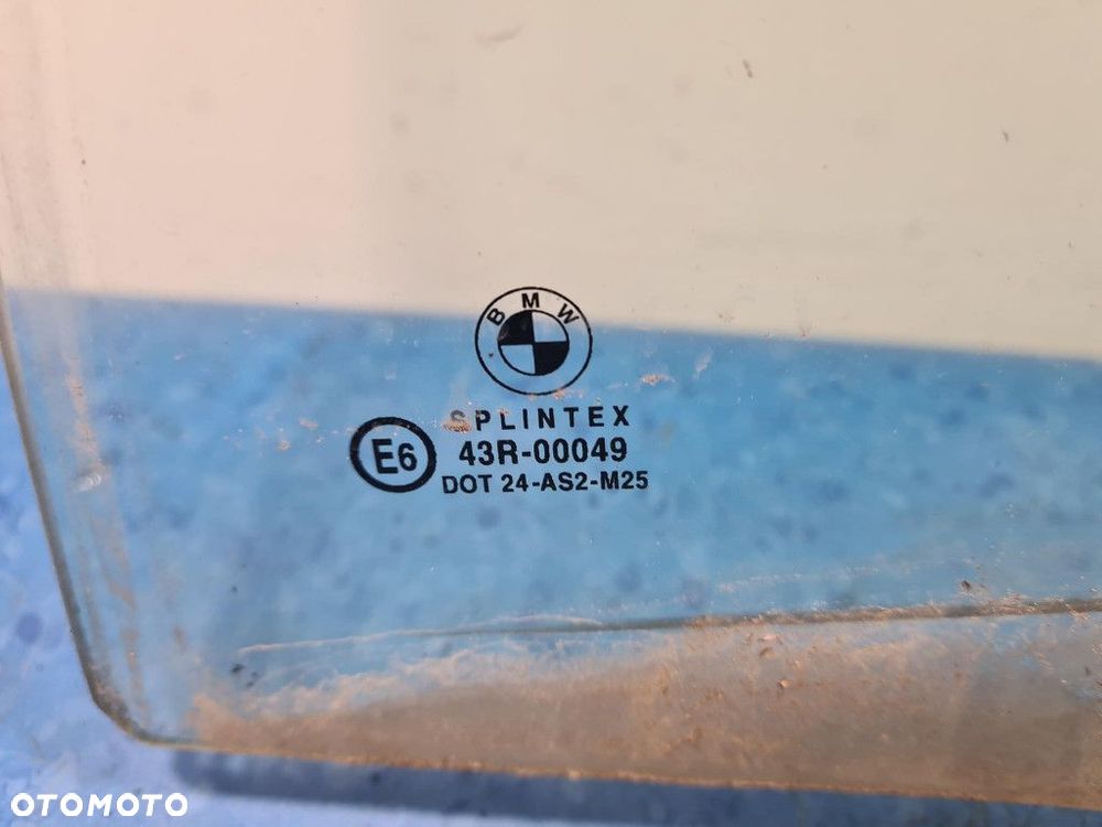 BMW 5 E39 TOURING SZYBA DRZWI TYŁ LEWA - 2