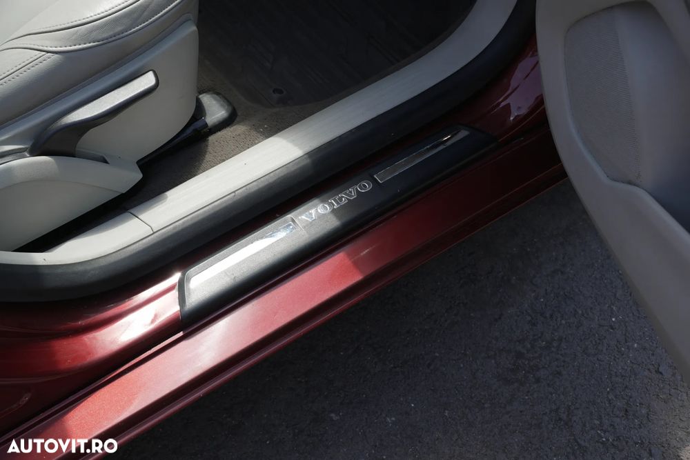 Volvo V40 D3 Summum - 19