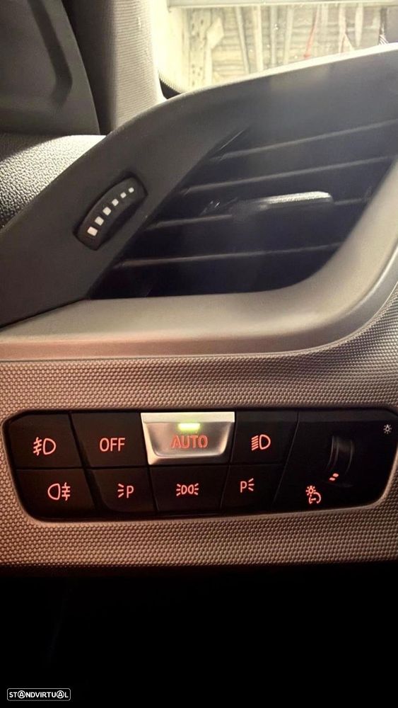 BMW 116 d Pack Desportivo M Auto - 12