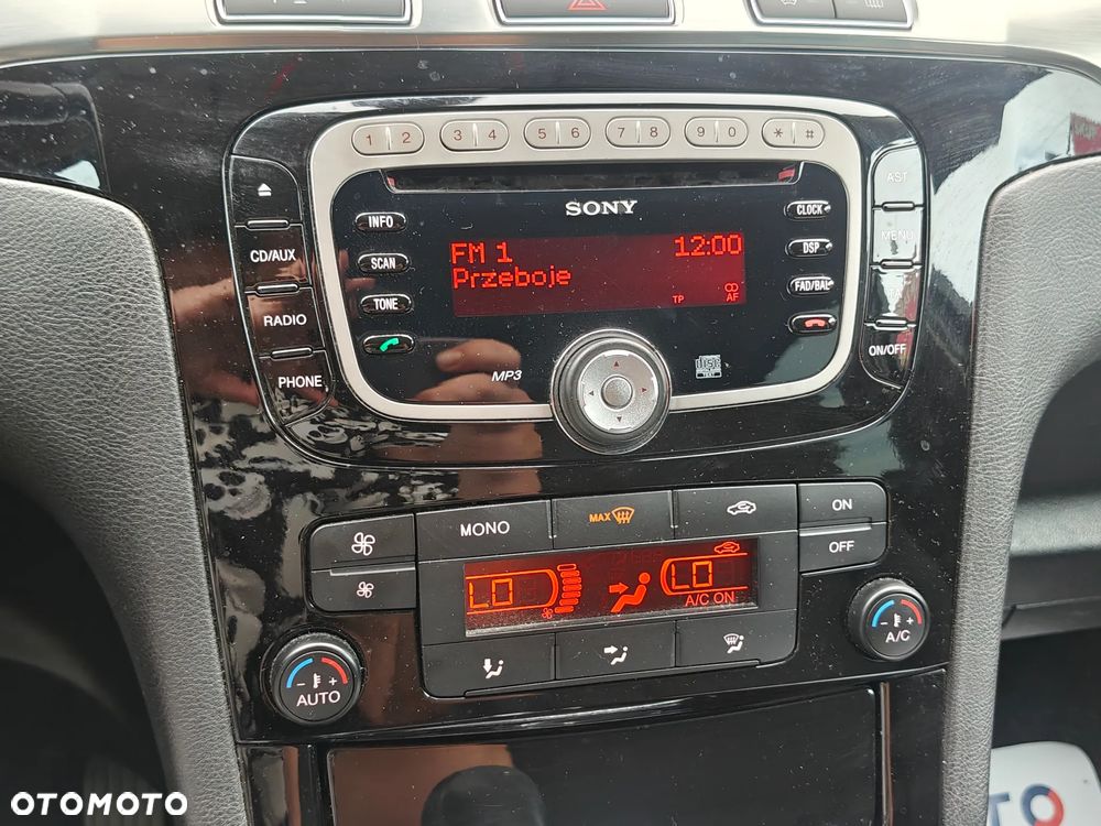 Ford S-Max 1.6 EcoBoost Titanium - 25