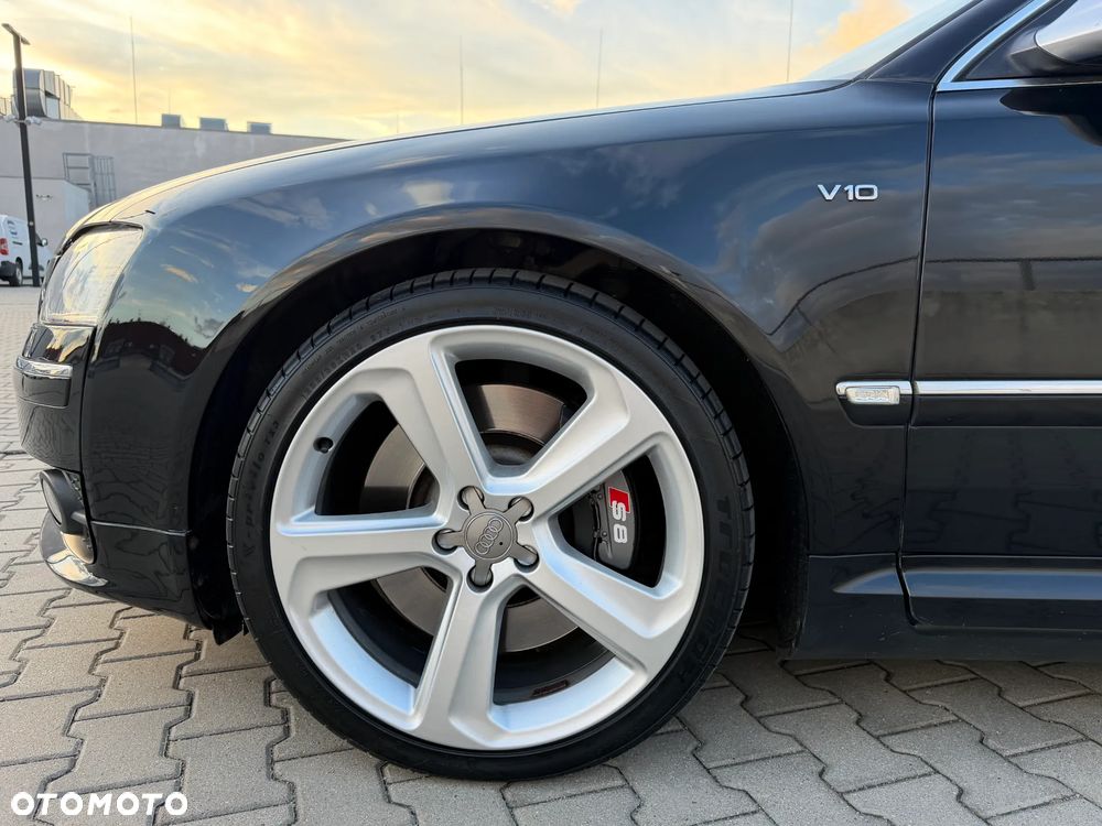 Audi S8 - 11
