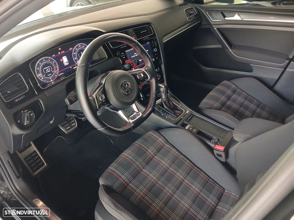 VW Golf - 14
