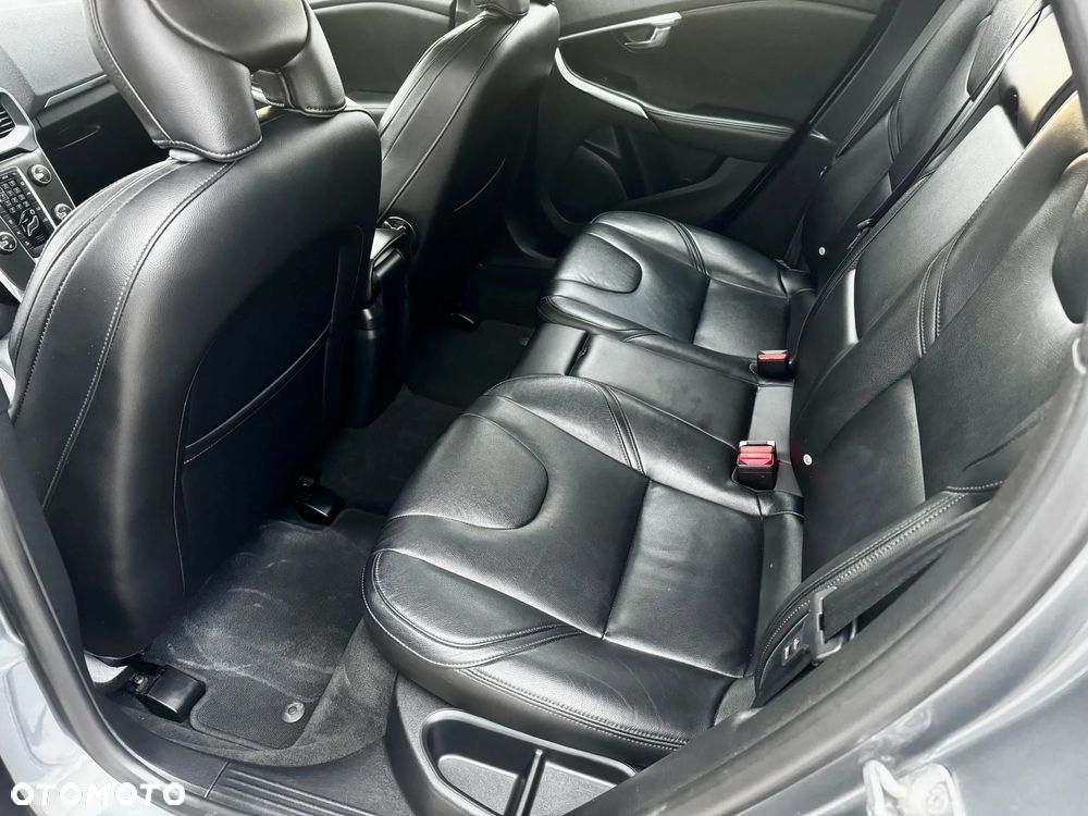 Volvo V40 D4 Momentum - 9