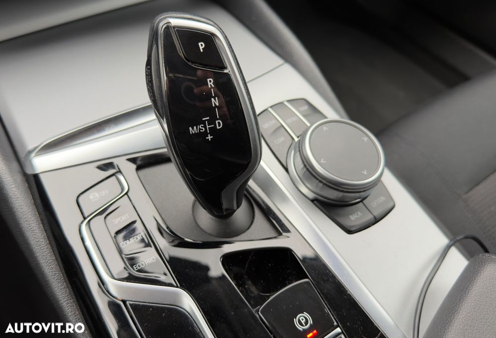 BMW Seria 5 520d xDrive AT MHEV - 32
