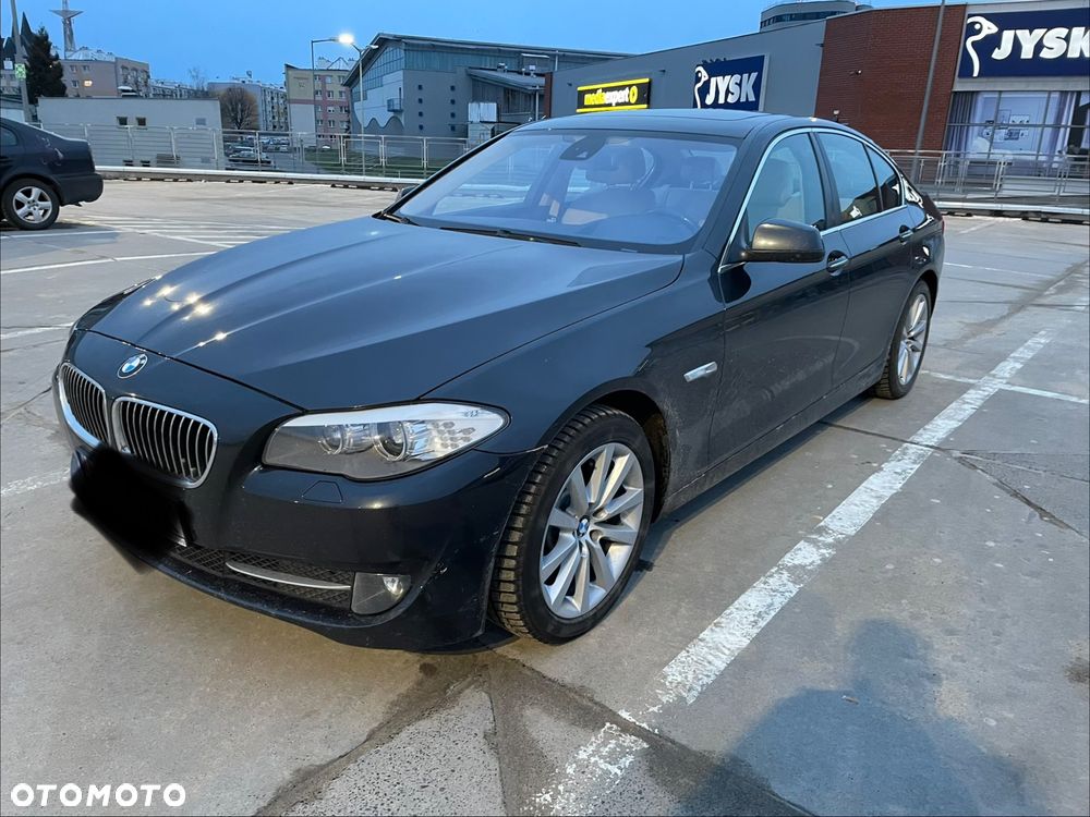 BMW Seria 5 528i - 5