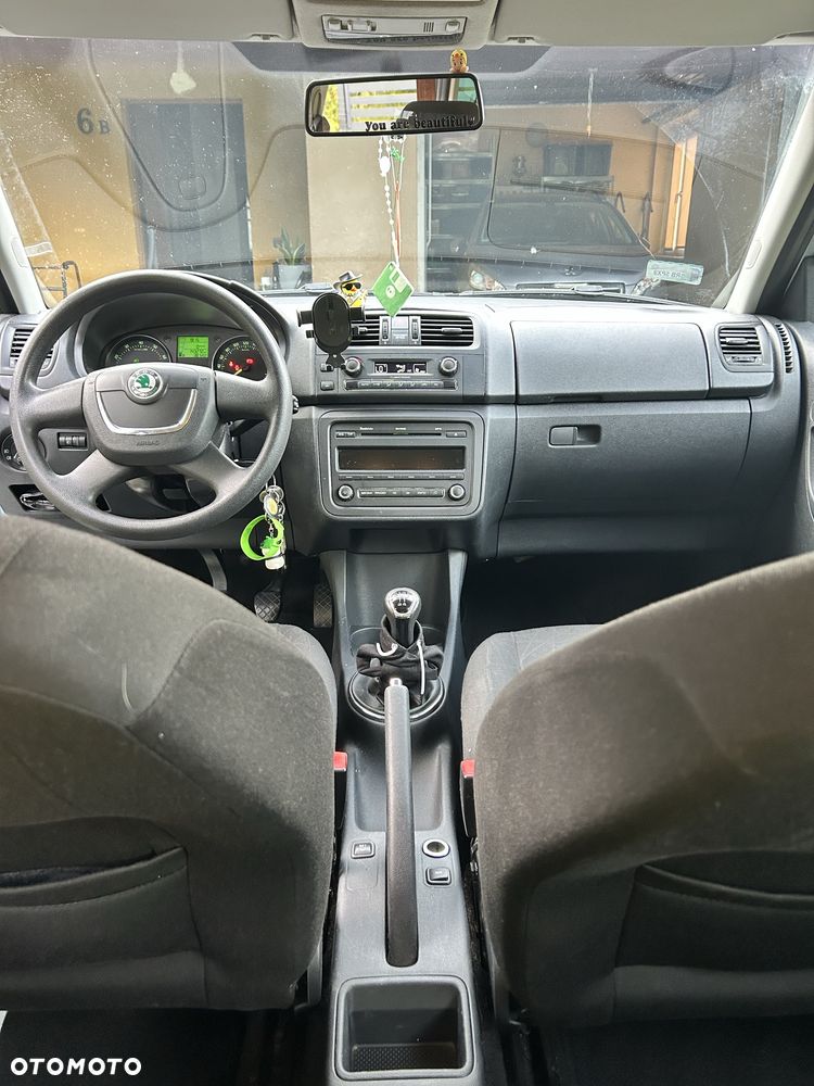 Skoda Fabia 2011 photo 5