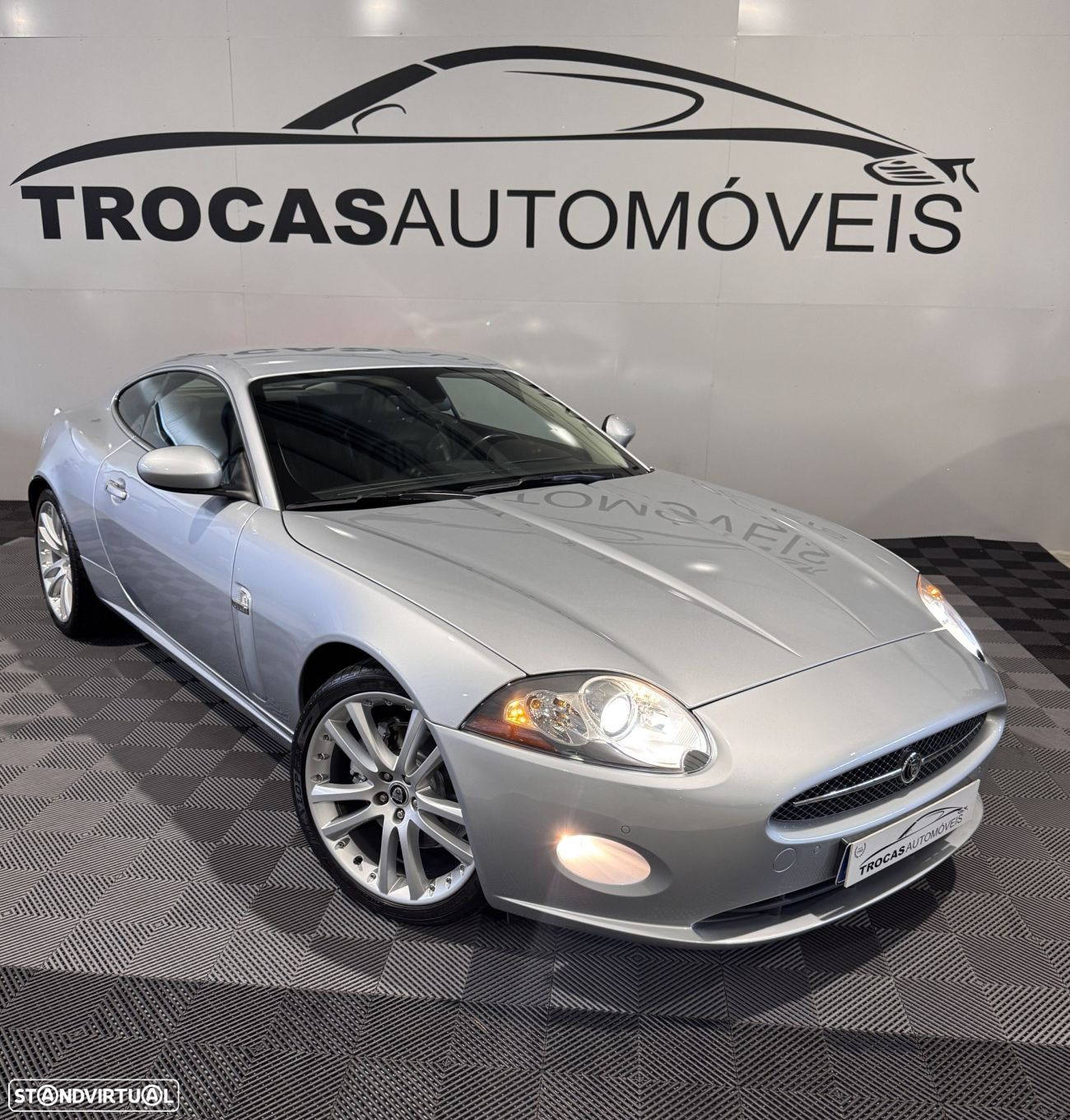 Jaguar XK 4.2 V8 Coupé - 11