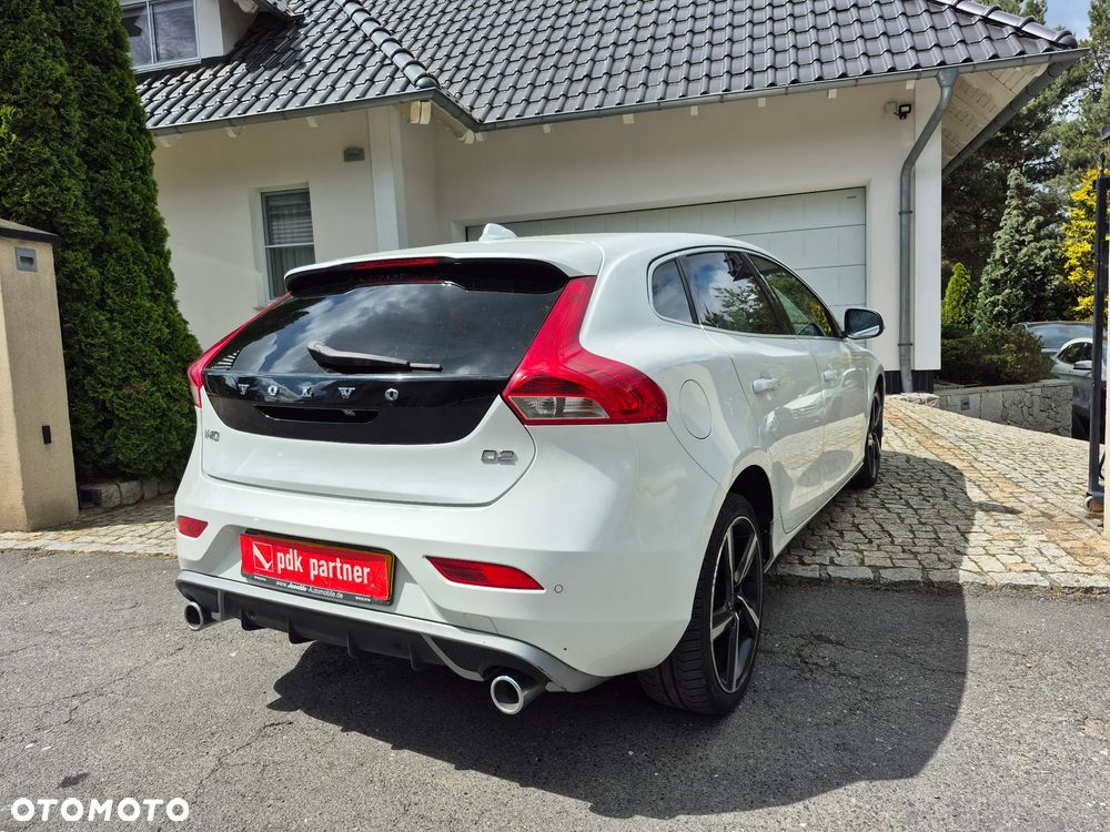 Volvo V40 D2 Drive-E R-Design Momentum - 21
