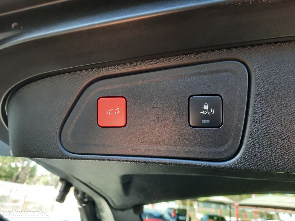 Peugeot 3008 1.6 Hybrid GT Pack e-EAT8 - 53