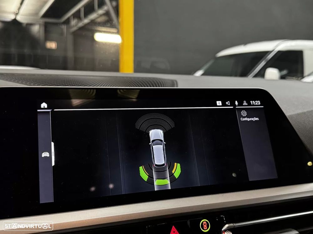 BMW 318 d Touring Auto - 26