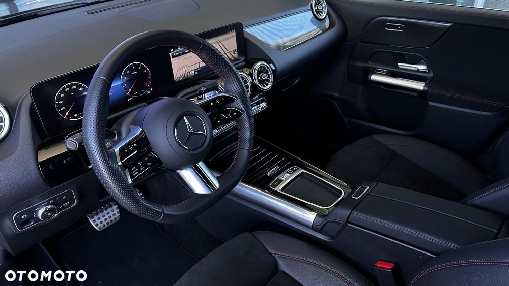 Mercedes-Benz GLA - 11