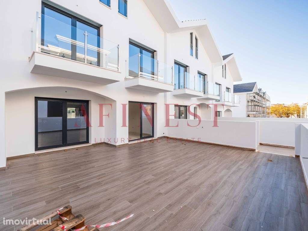 Moradia T4 + 1 de Luxo em Condomínio Exclusivo - São Pedro do Estoril - Grande imagem: 2/55