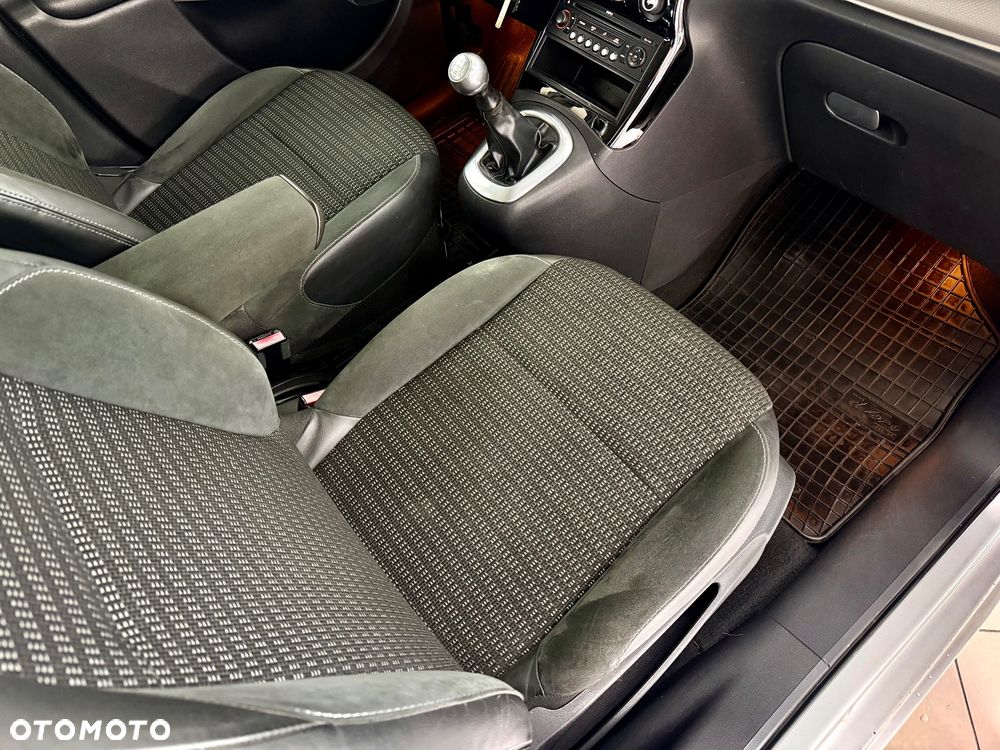 Citroën C3 Picasso 1.4i Exclusive - 17